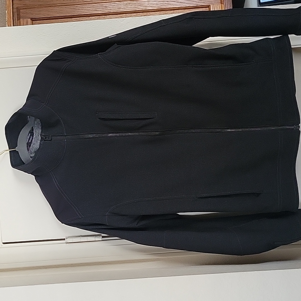 Light weight full zip jacket.